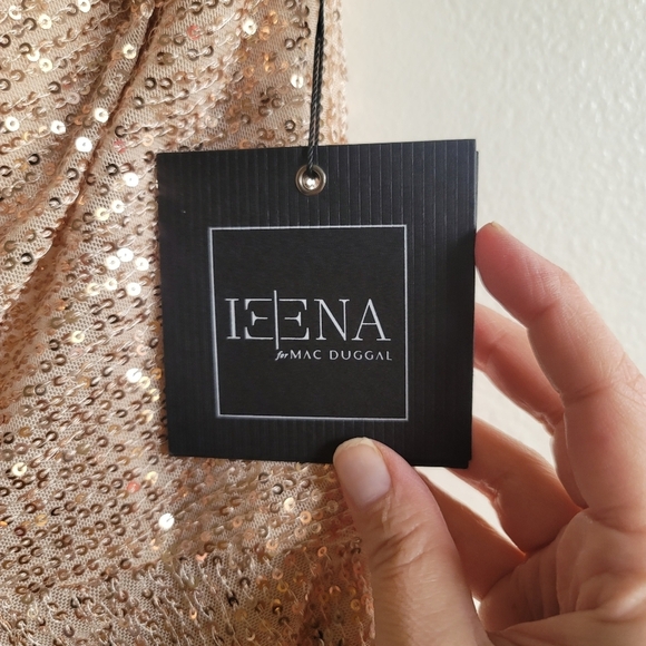 Ieena for Mac Duggal, Front Twist Plunging Sequined Mini Dress,Rose Gold,Size 12 - Picture 6 of 10